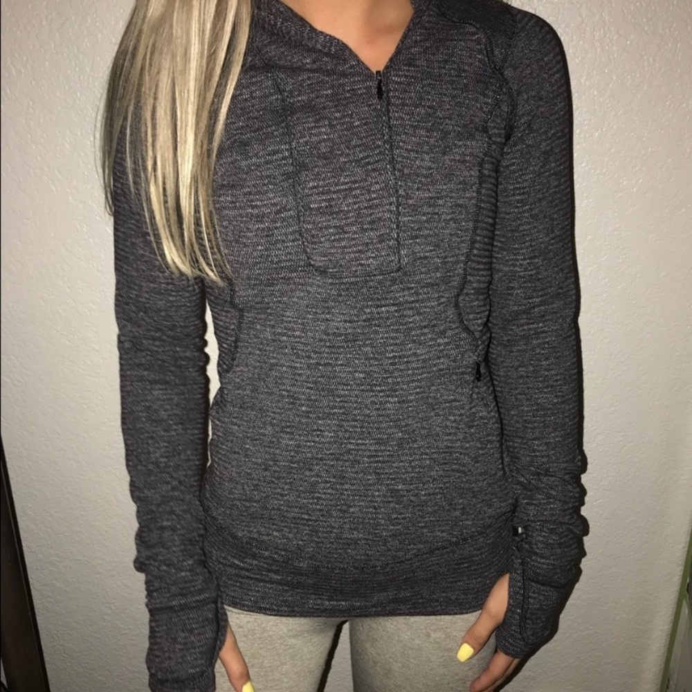 Size 4 lululemon pullover